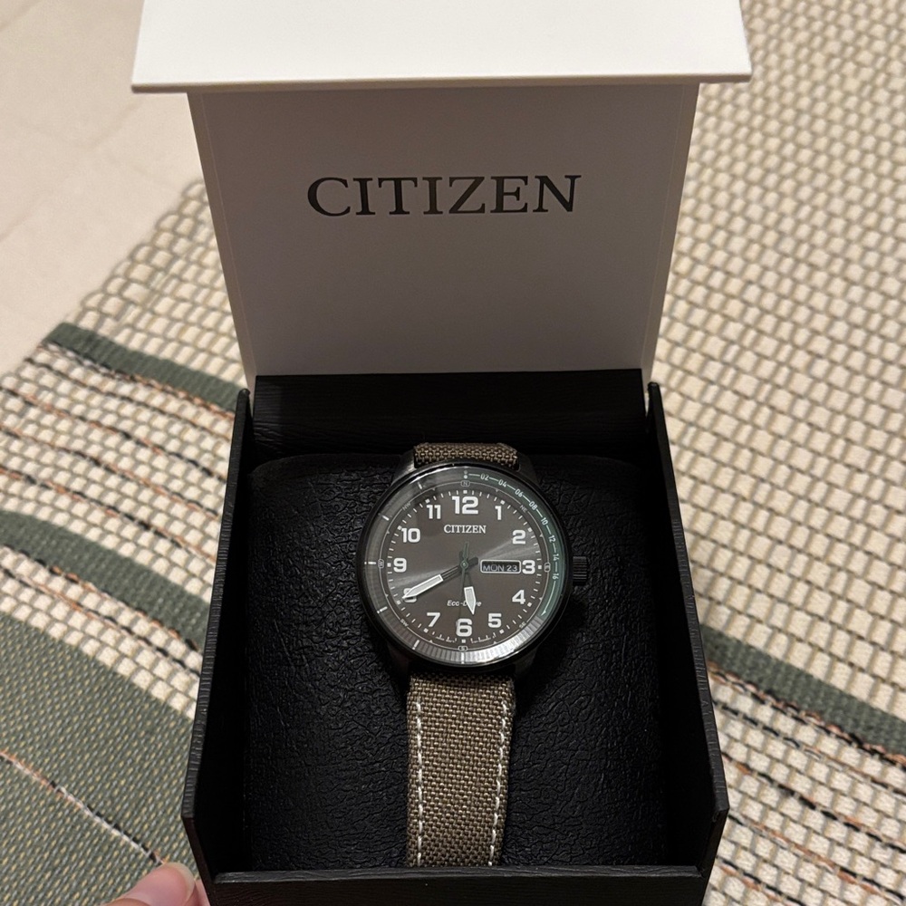 Citizen Men's Eco Drive Black and Silver Watch